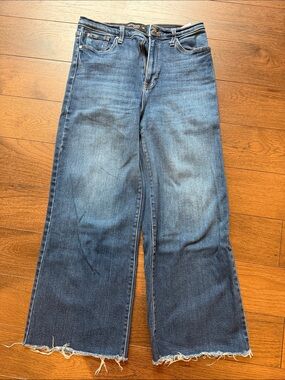 Just Black Denim High Rise Wide Leg Crop Raw Hem Size 30 - C11-218